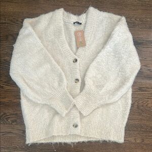 NWT - Newin Cozy White Women's Cardigan